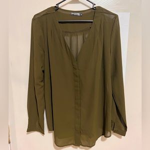 Urban Coco sheer blouse women’s size medium